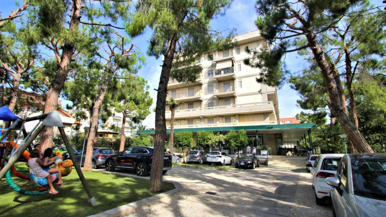 Hotel Pineta San Benedetto del Tronto Dış mekan fotoğraf
