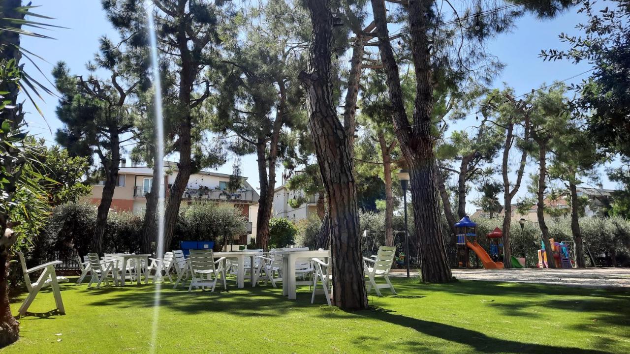 Hotel Pineta San Benedetto del Tronto Dış mekan fotoğraf