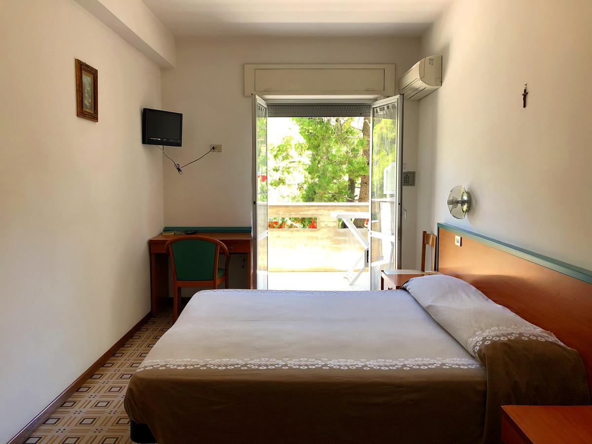 Hotel Pineta San Benedetto del Tronto Dış mekan fotoğraf